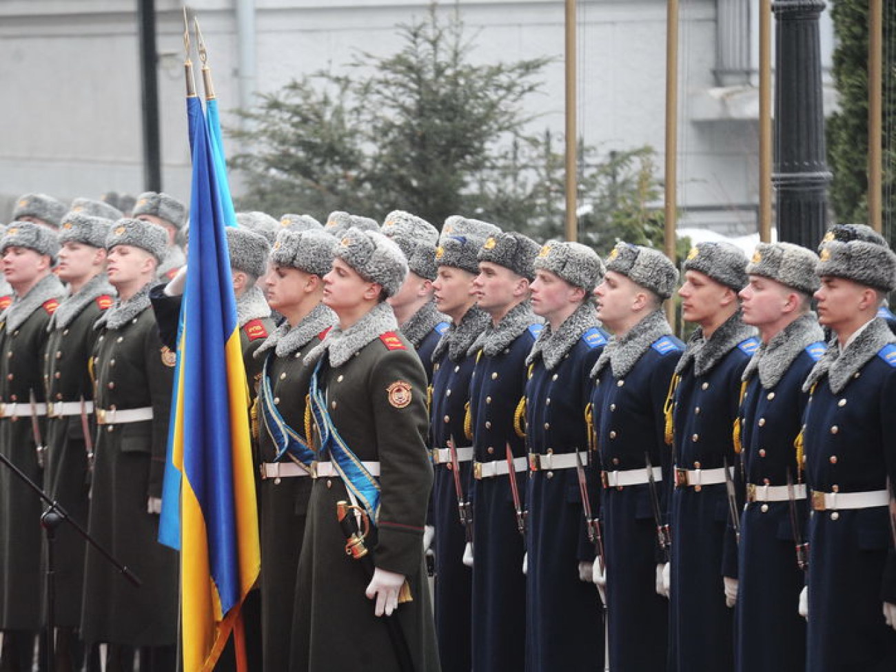 Воины Почетного караула Президентов Украины и Латвии