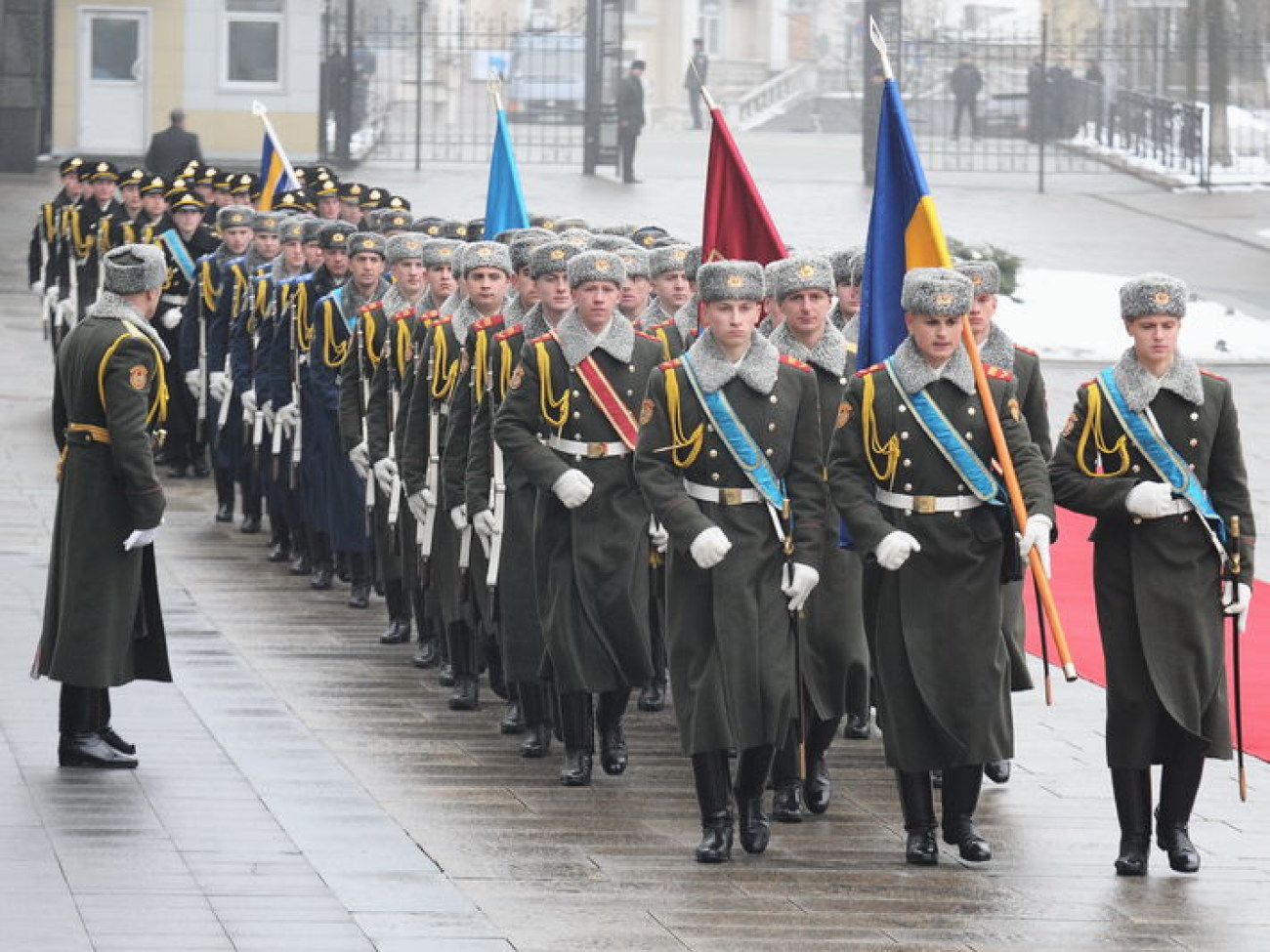 Воины Почетного караула Президентов Украины и Латвии