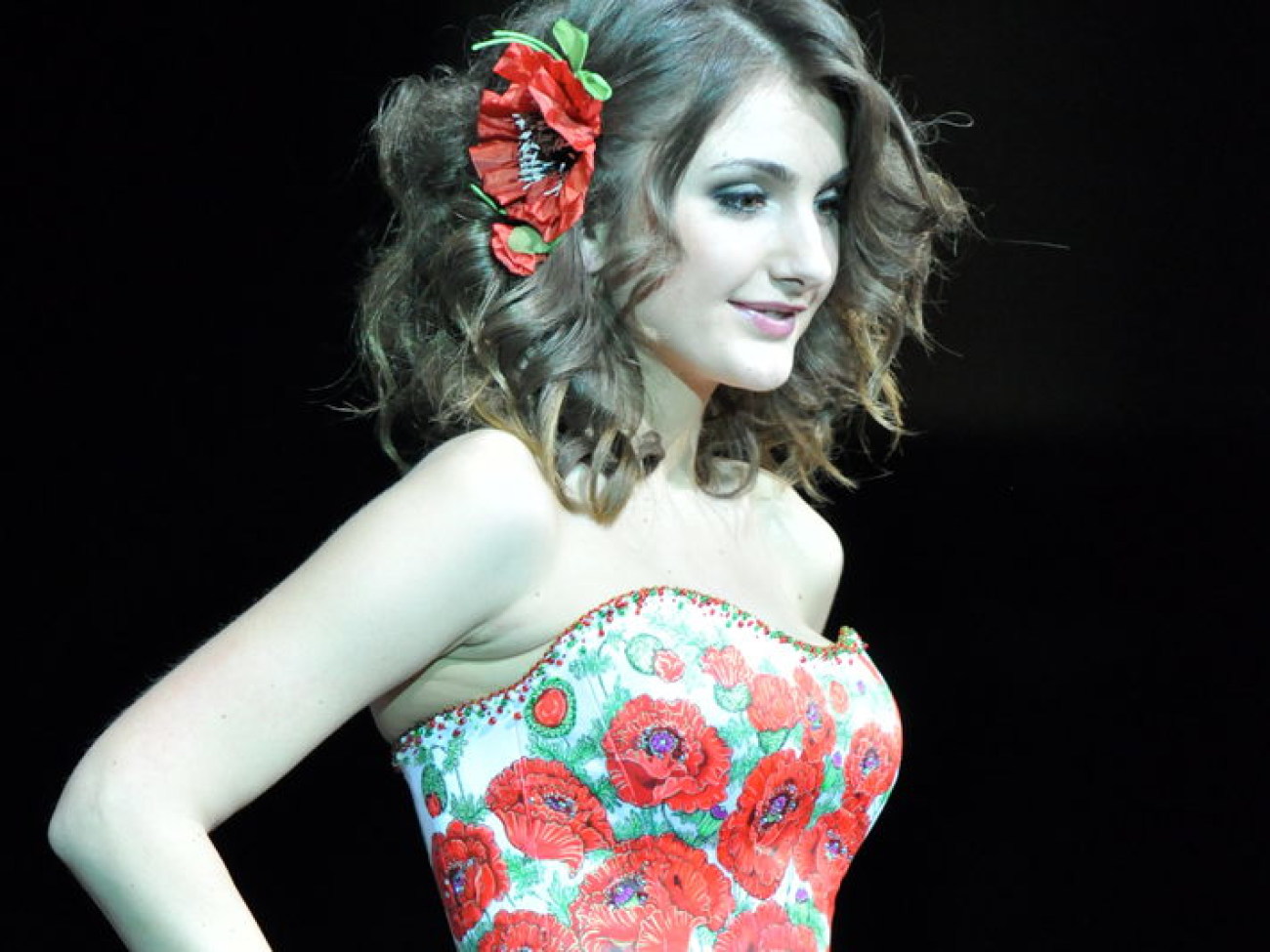 Завидние женихи и невесты одели свадебные наряды