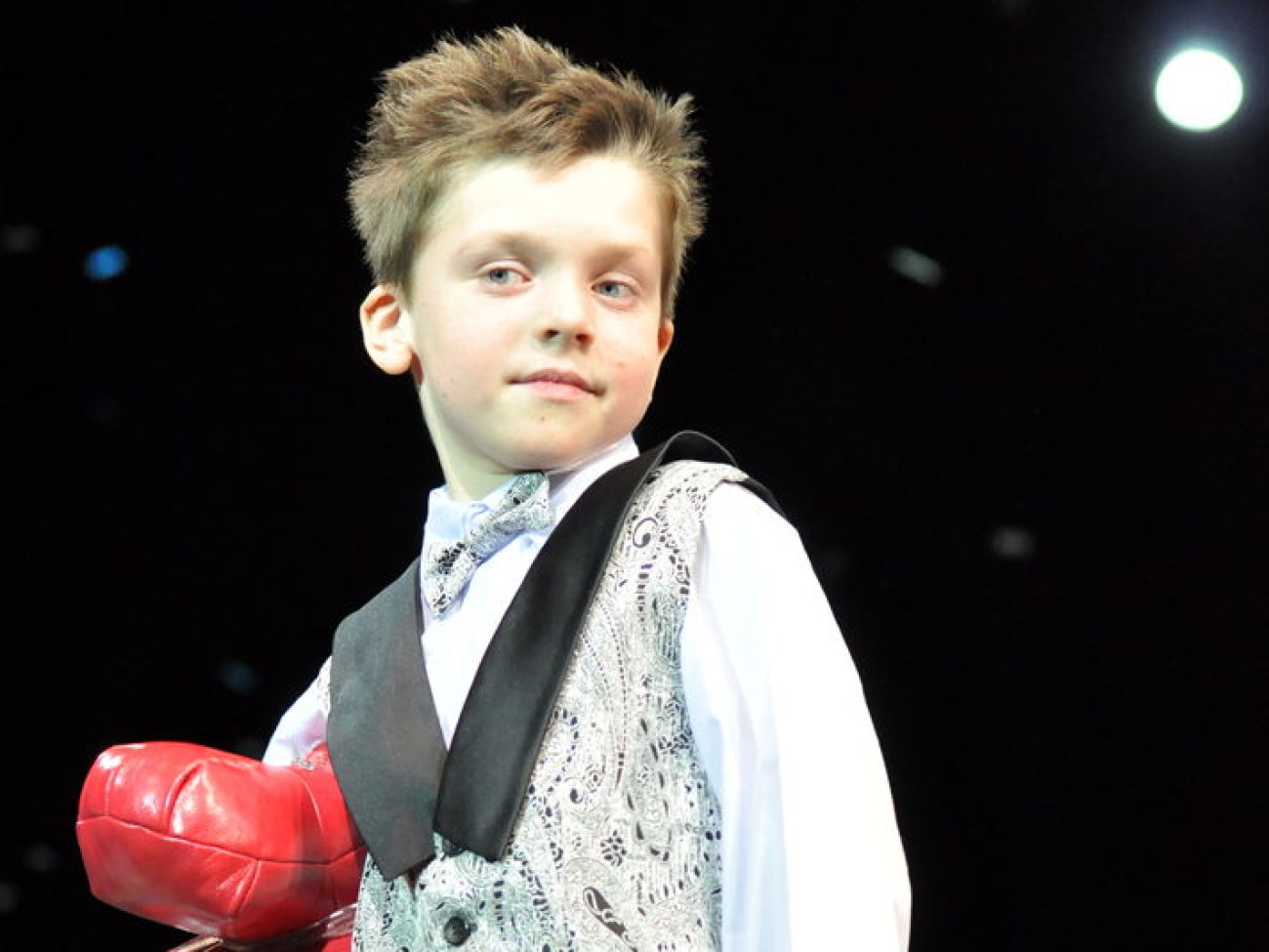 Завидние женихи и невесты одели свадебные наряды