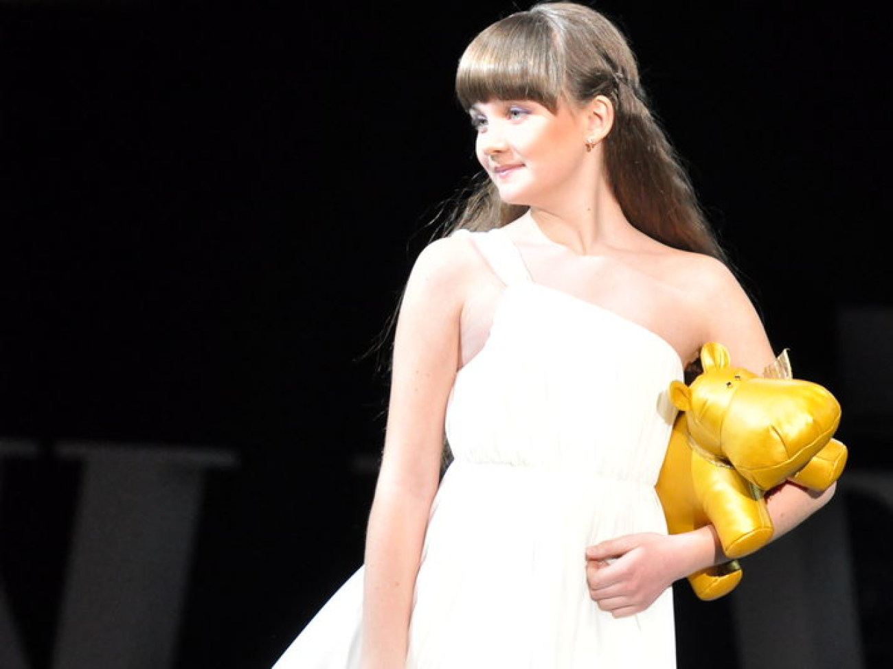 Завидние женихи и невесты одели свадебные наряды