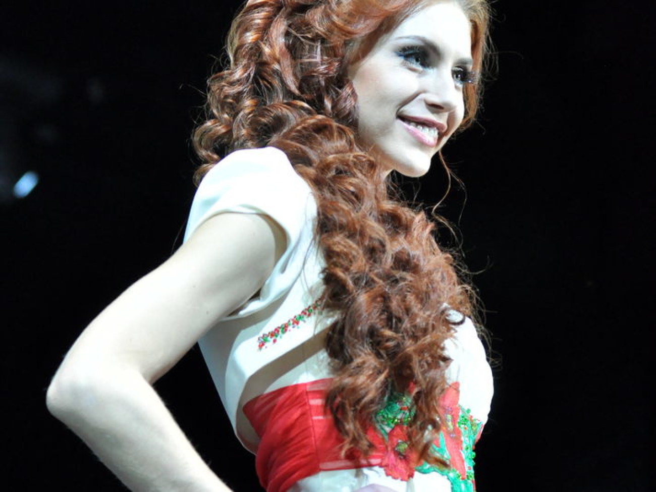 Завидние женихи и невесты одели свадебные наряды