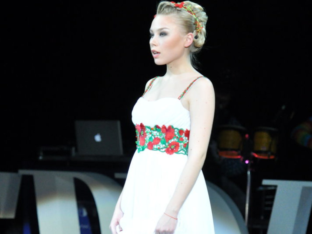 Завидние женихи и невесты одели свадебные наряды