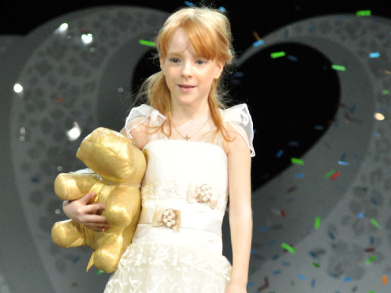 Завидние женихи и невесты одели свадебные наряды