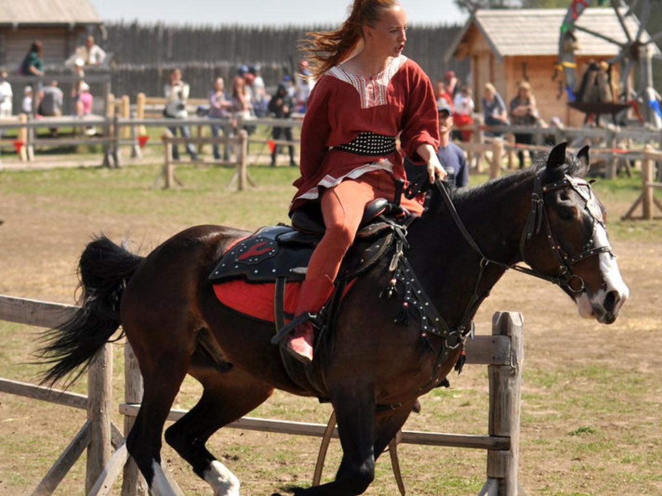 В Украине состоялся первый Международный фестиваль конно-трюкового искусства, 27 апреля 2013г.