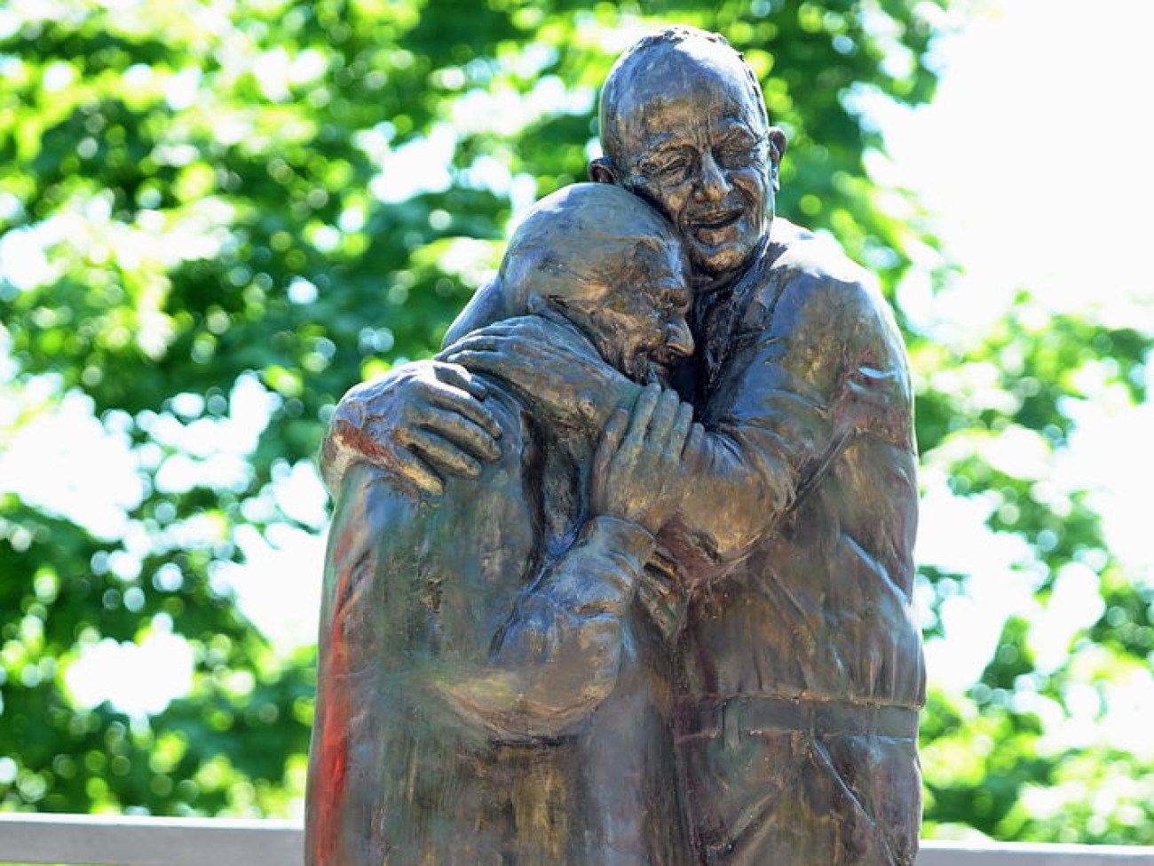 В Киеве открыли памятник вечной любви, 6 мая 2013г.