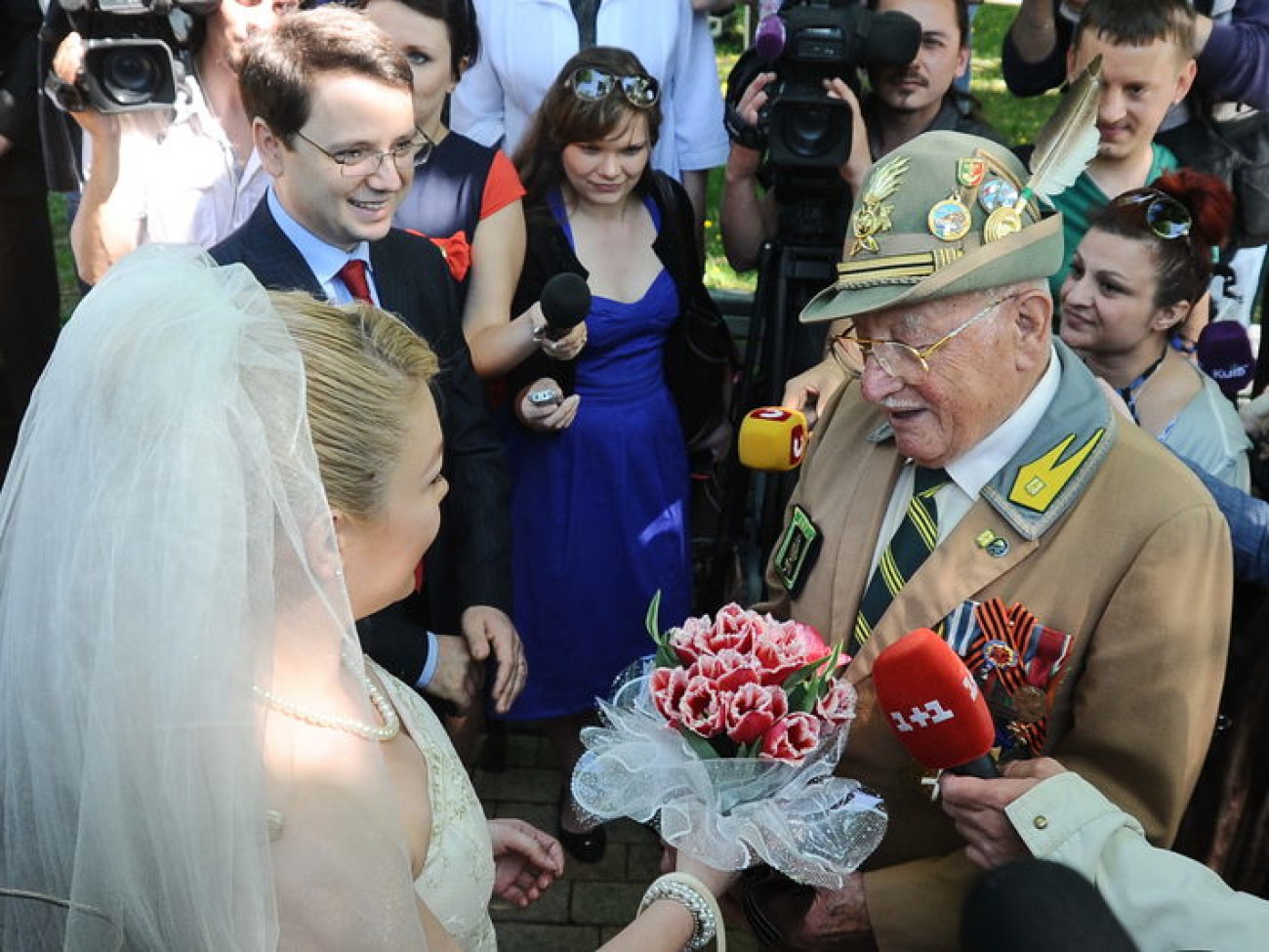 В Киеве открыли памятник вечной любви, 6 мая 2013г.