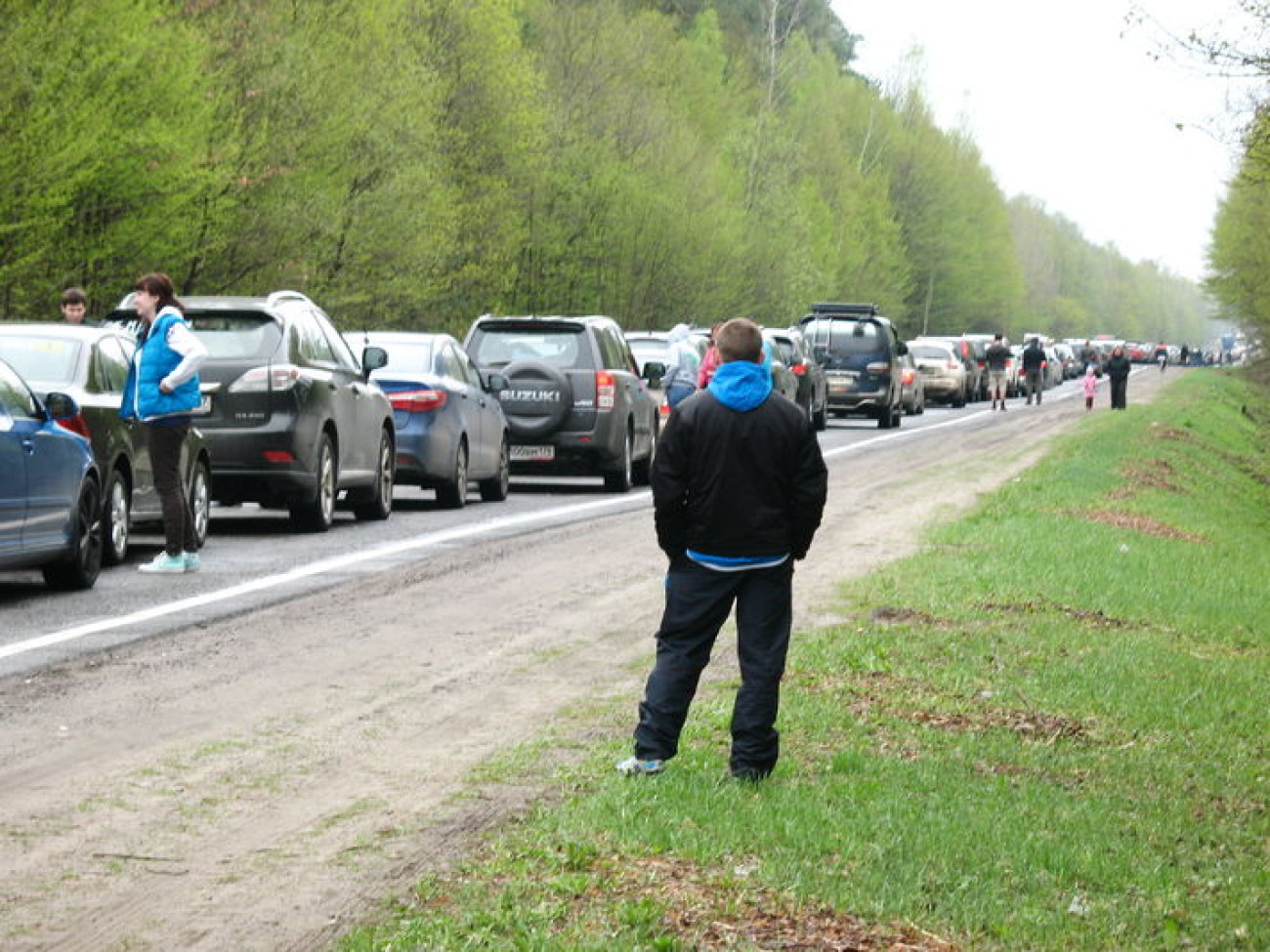 На границе Украины с Беларусью образовались гигантские пробки