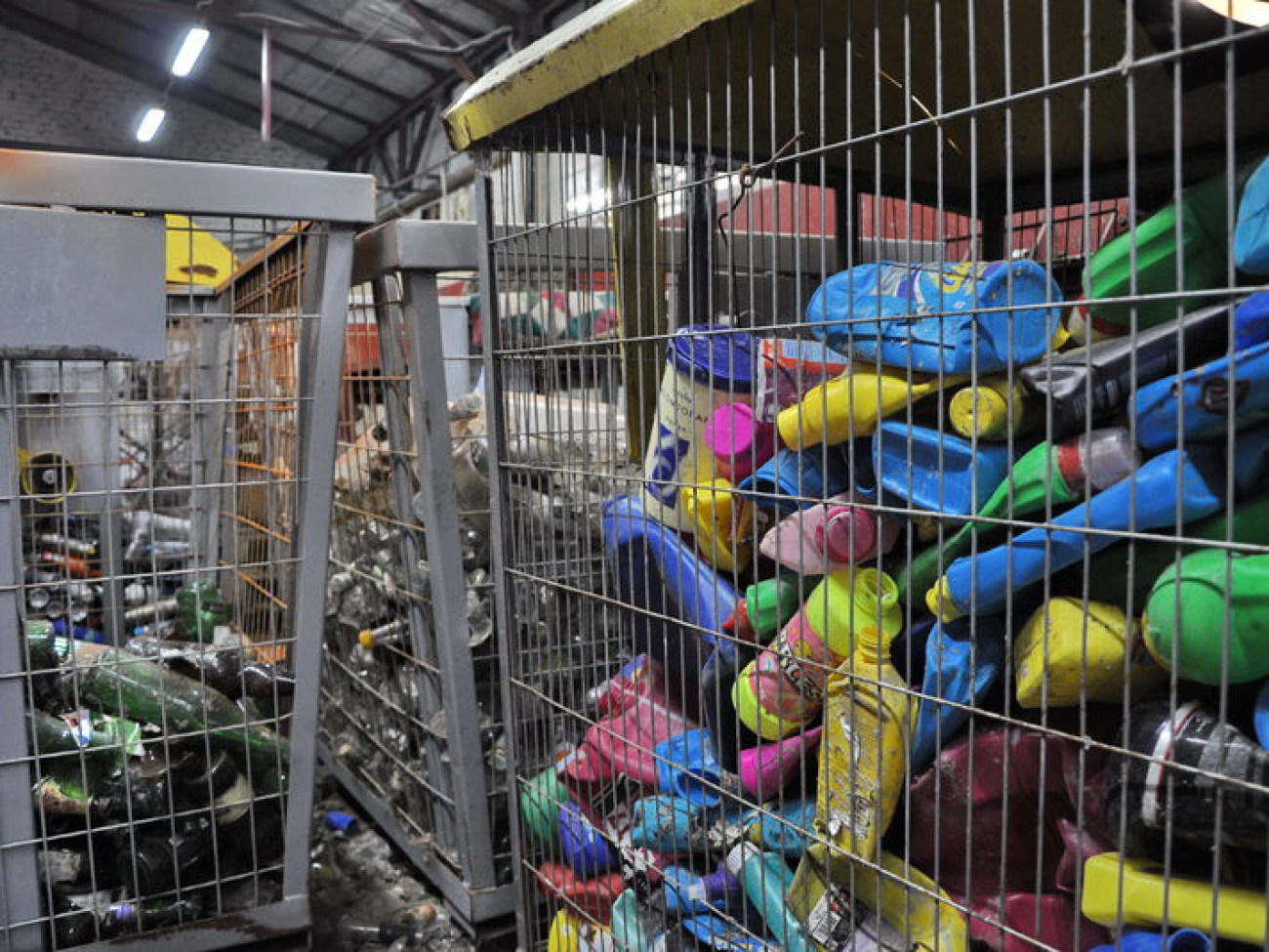 Журналистам показали как сортируют отходы, 6 июня 2013г.