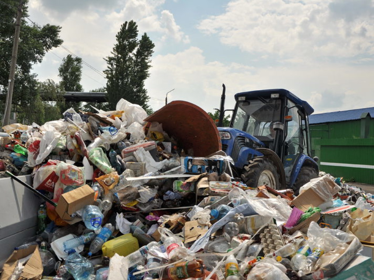 Журналистам показали как сортируют отходы, 6 июня 2013г.