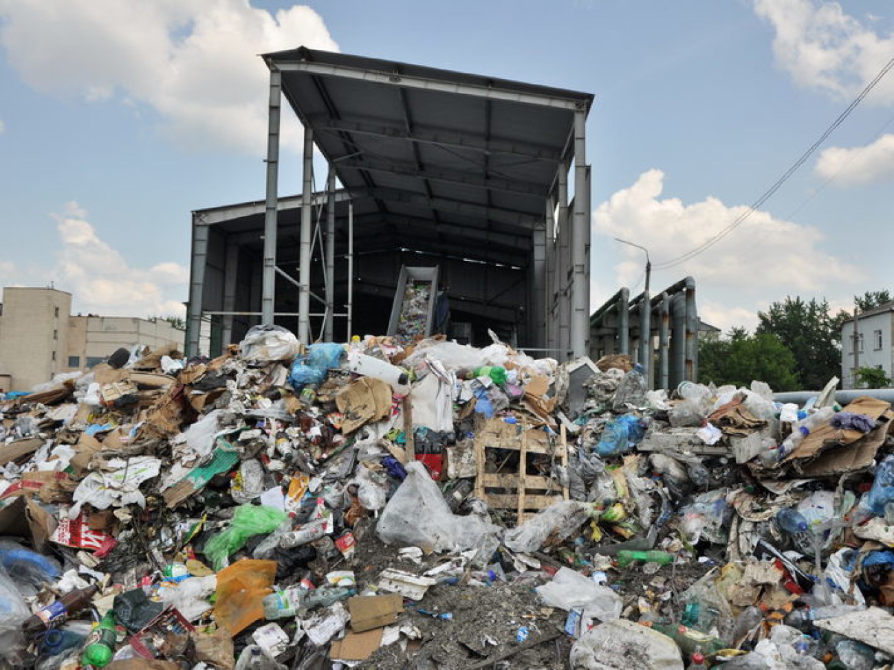 Журналистам показали как сортируют отходы, 6 июня 2013г.