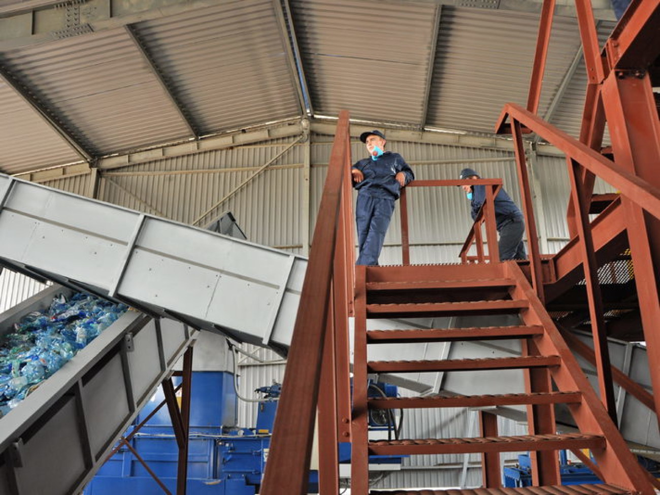 Журналистам показали как сортируют отходы, 6 июня 2013г.