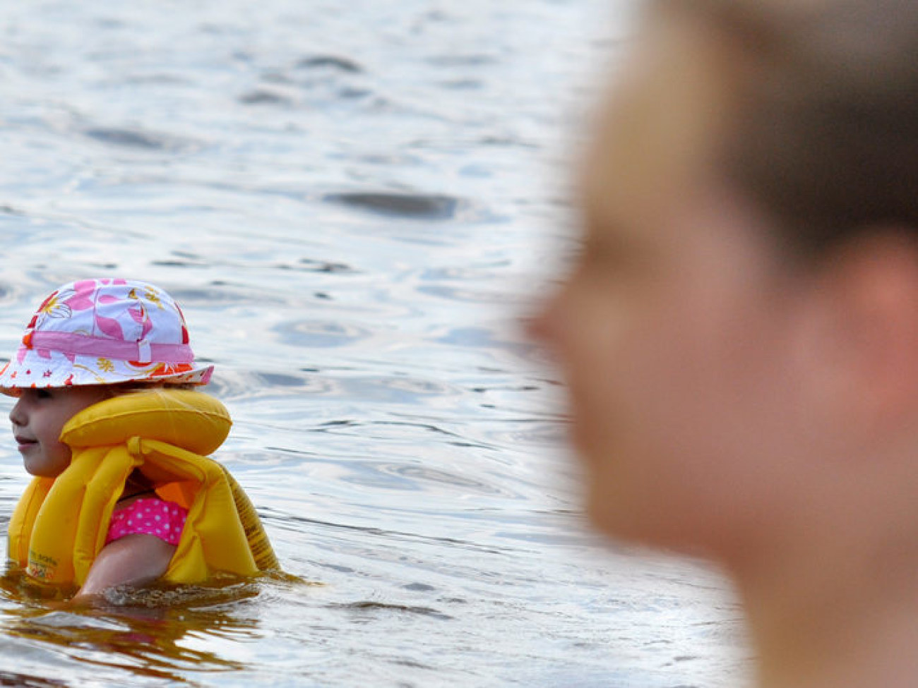 Как вести себя на воде, чтобы не утонуть: спасатели провели учения
