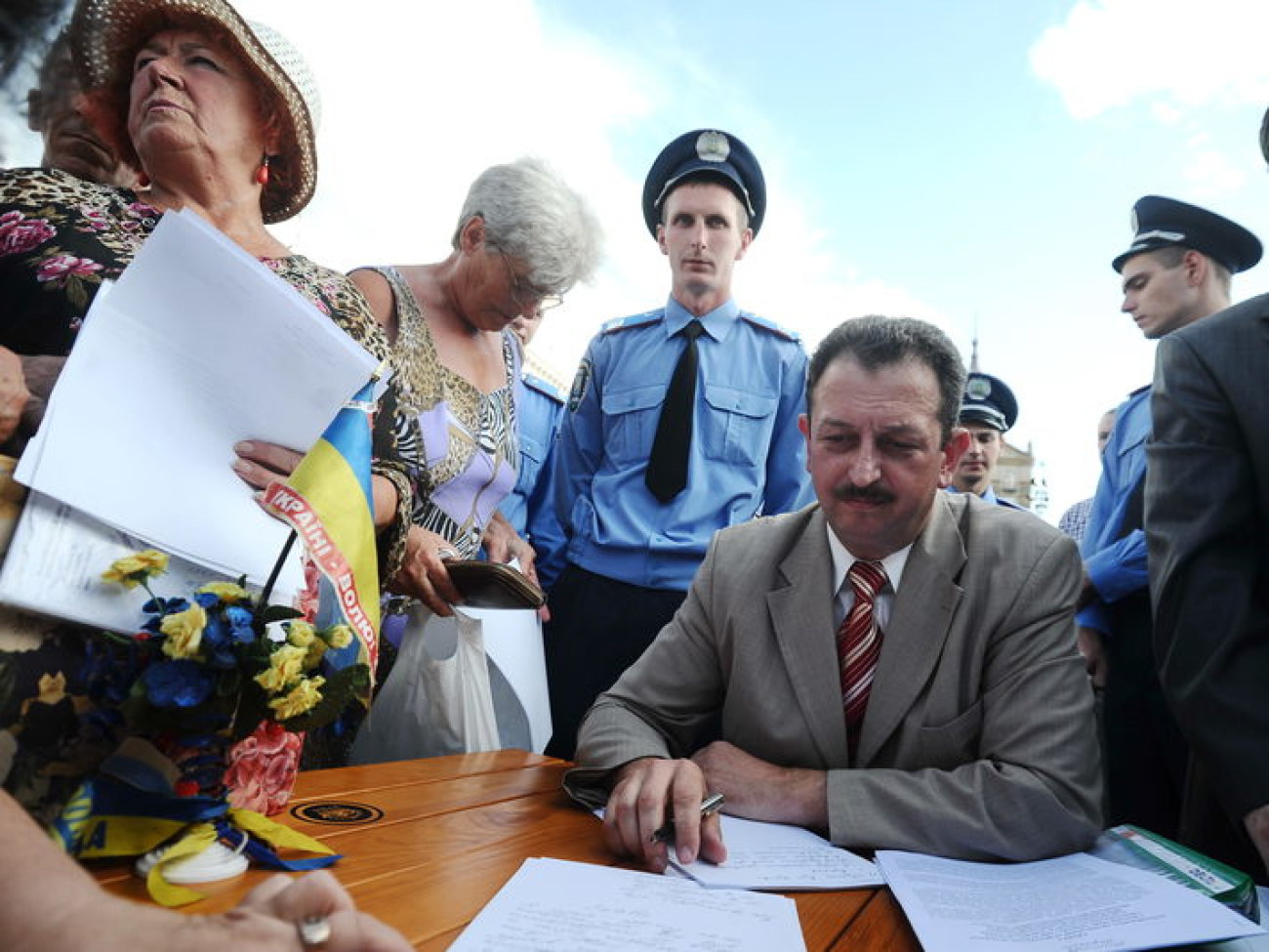 МВД устроило на Майдане общественную приемную