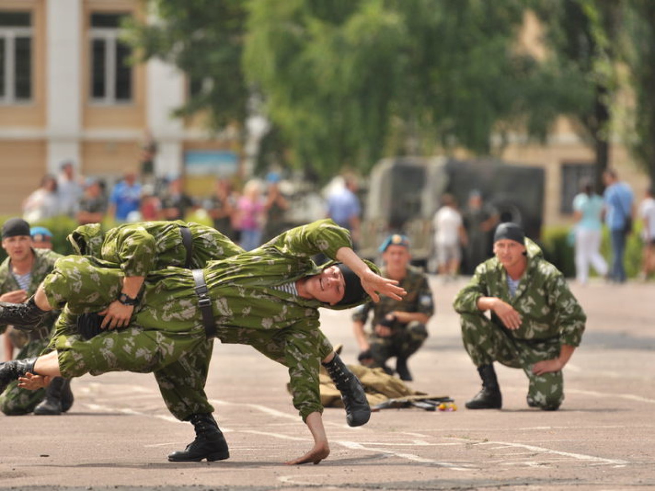 В Украине &#8212; День ВДВ