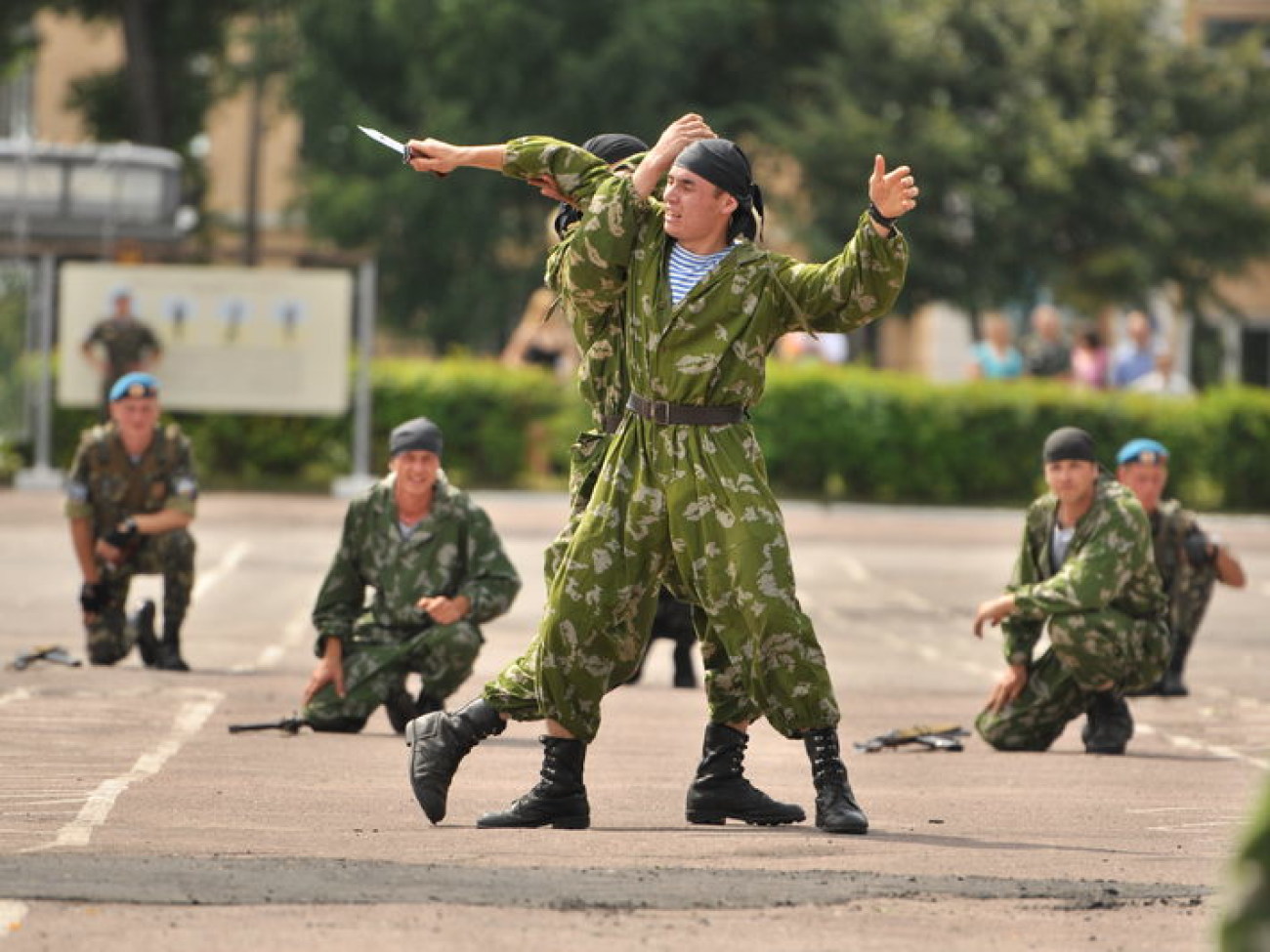 В Украине &#8212; День ВДВ