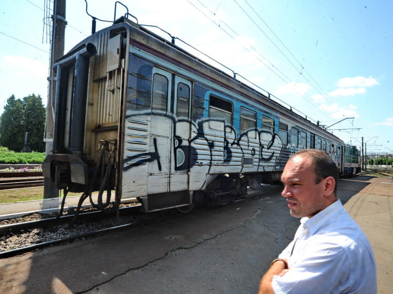 Журналистам показали вандализм в электричках, 6 августа 2013г.