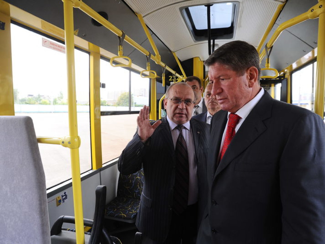 Презентация новых троллейбусов с участием заместителя председателя КГГА Михаила Костюка