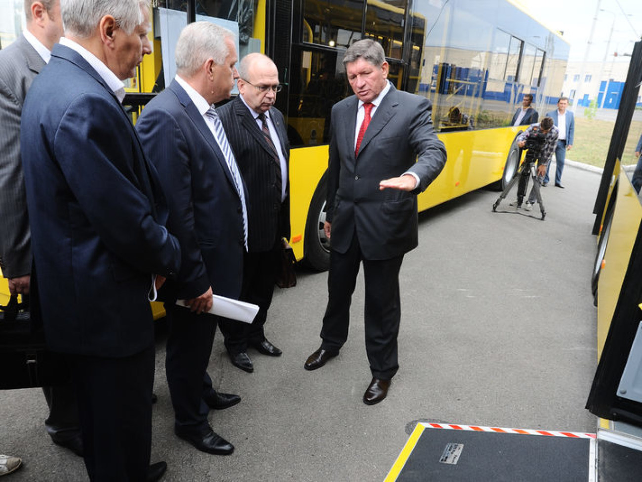 Презентация новых троллейбусов с участием заместителя председателя КГГА Михаила Костюка