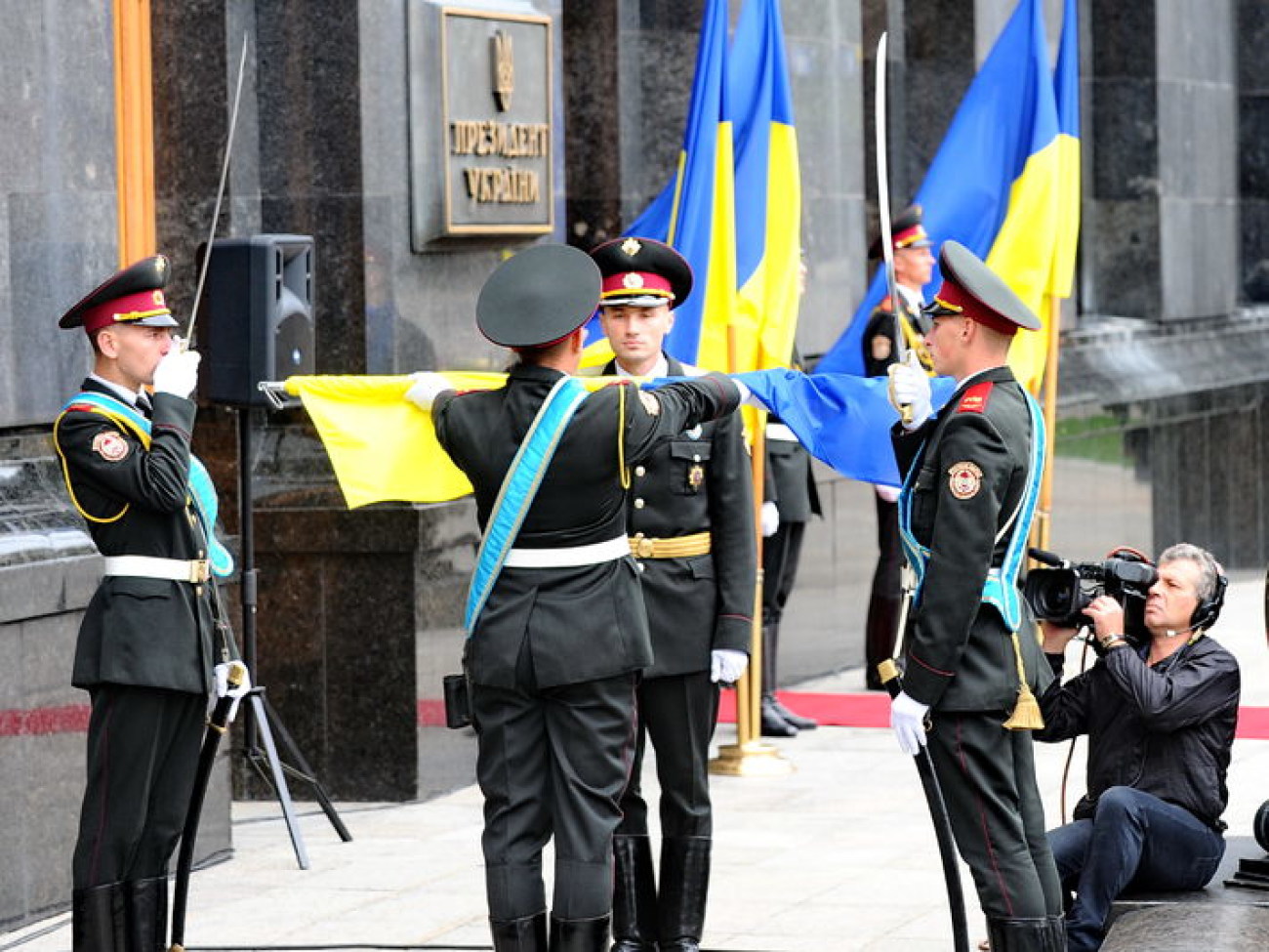 Президент поднял государственный флаг Украины, 23 августа 2013г.