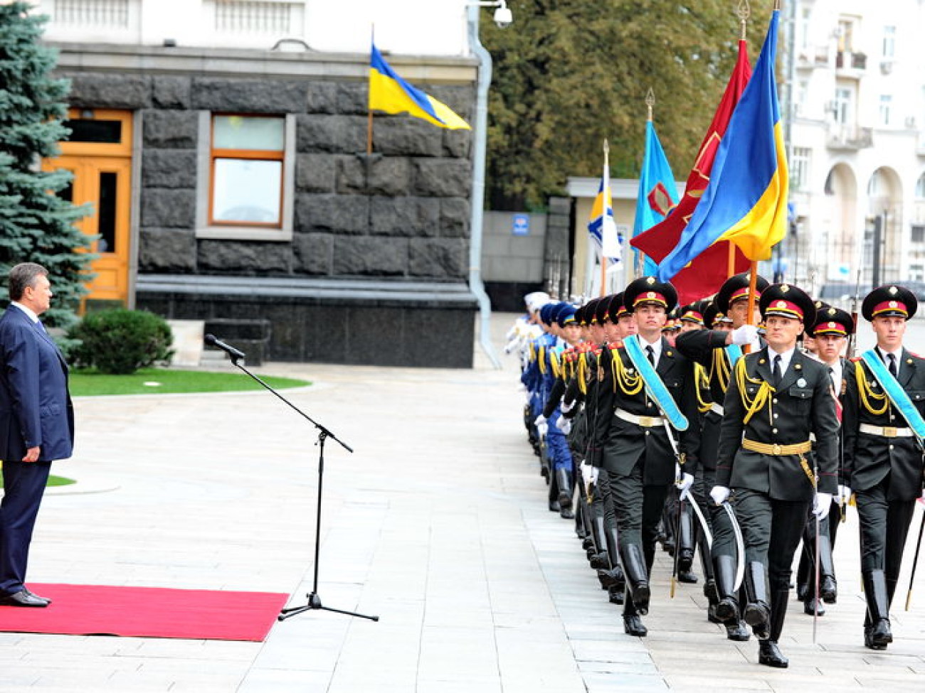 Президент поднял государственный флаг Украины, 23 августа 2013г.