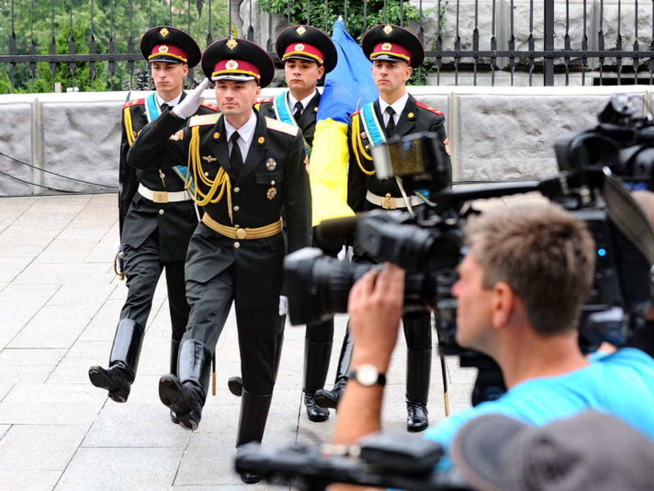 Президент поднял государственный флаг Украины, 23 августа 2013г.