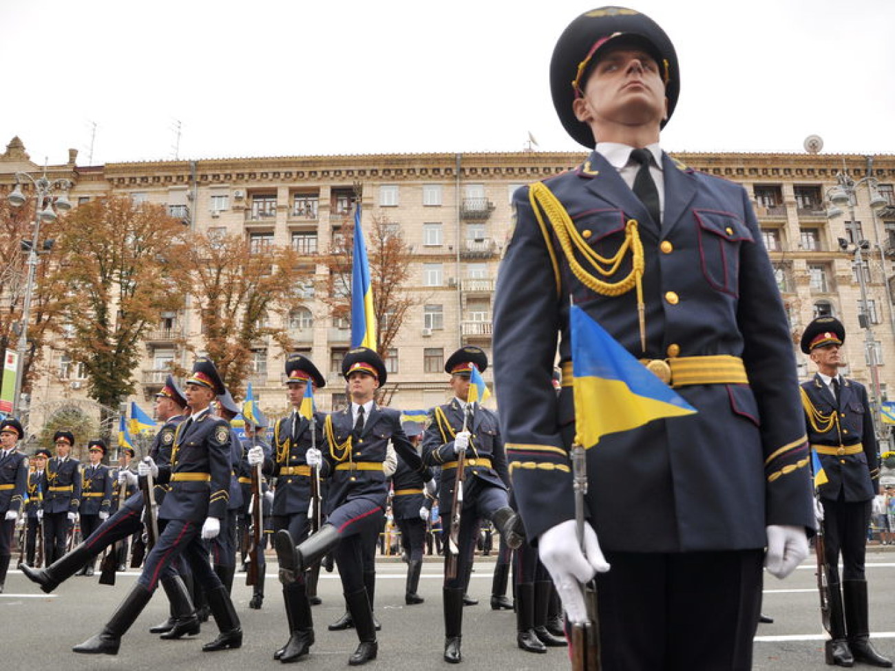 Церемония поднятия Государственного Флага Украины возле КГГА