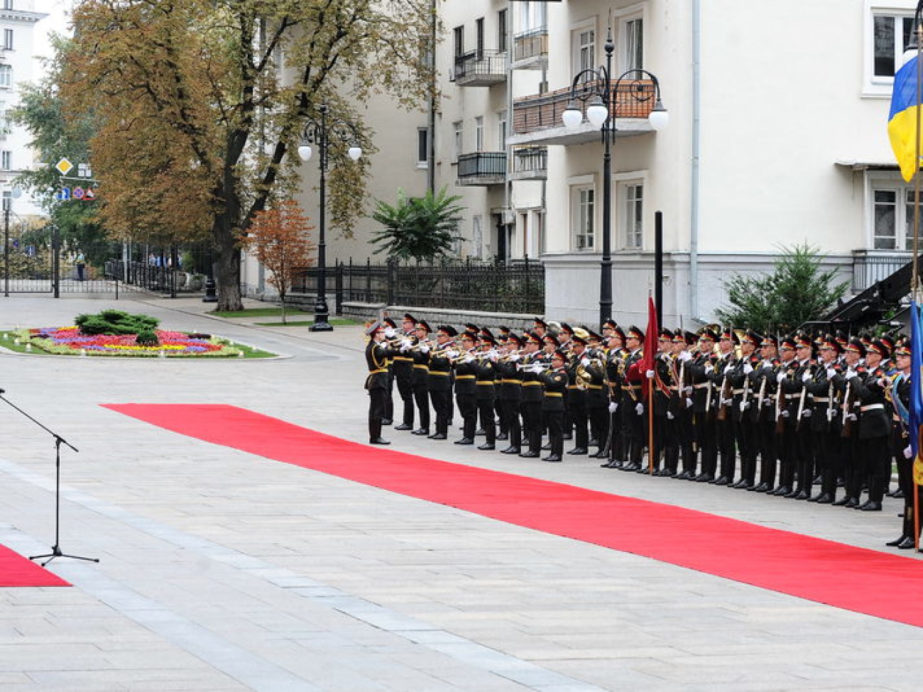 Президент поднял государственный флаг Украины, 23 августа 2013г.