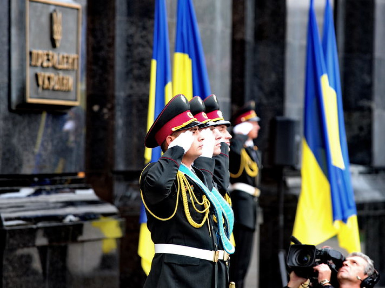 Президент поднял государственный флаг Украины, 23 августа 2013г.