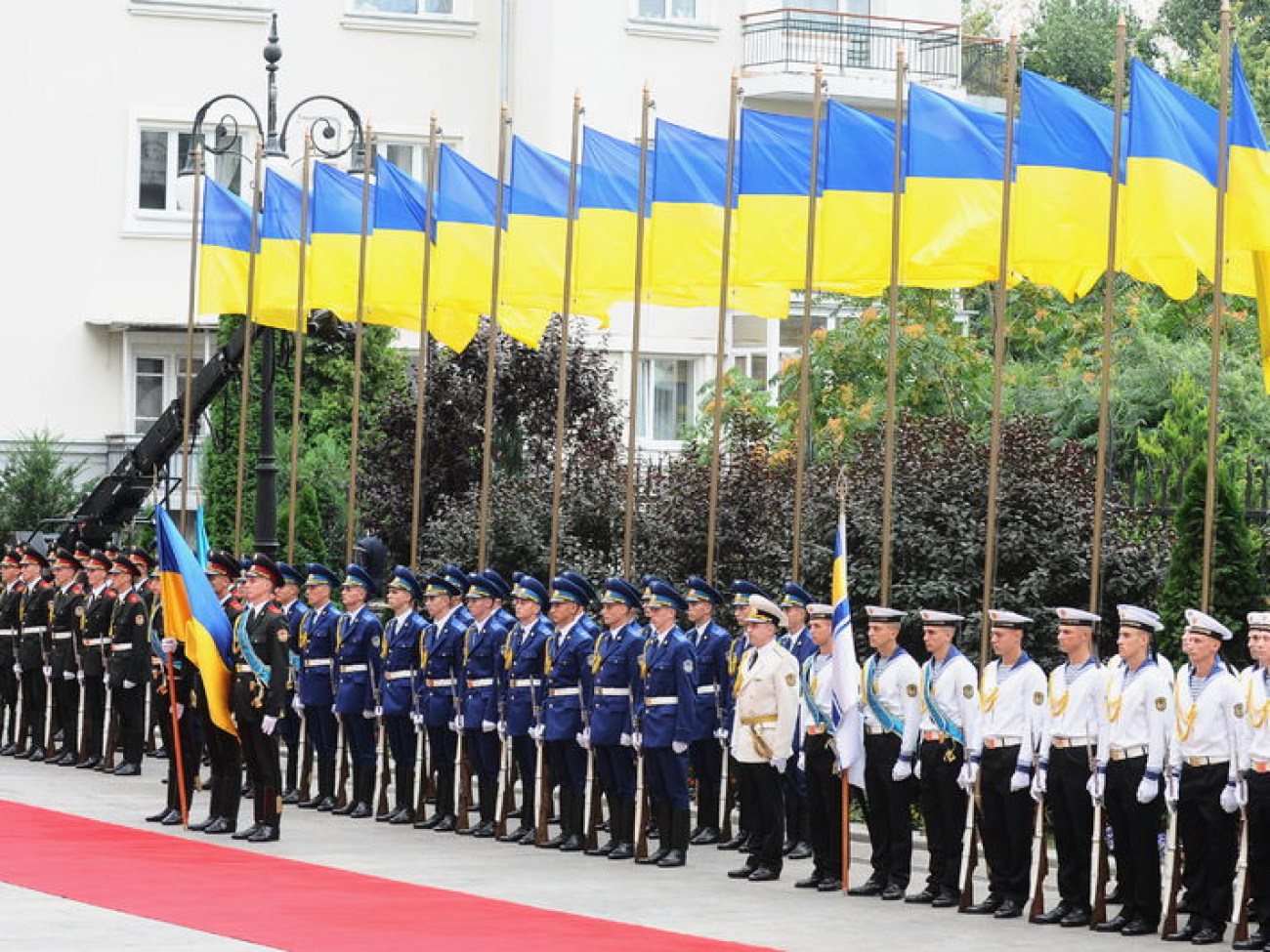 Президент поднял государственный флаг Украины, 23 августа 2013г.