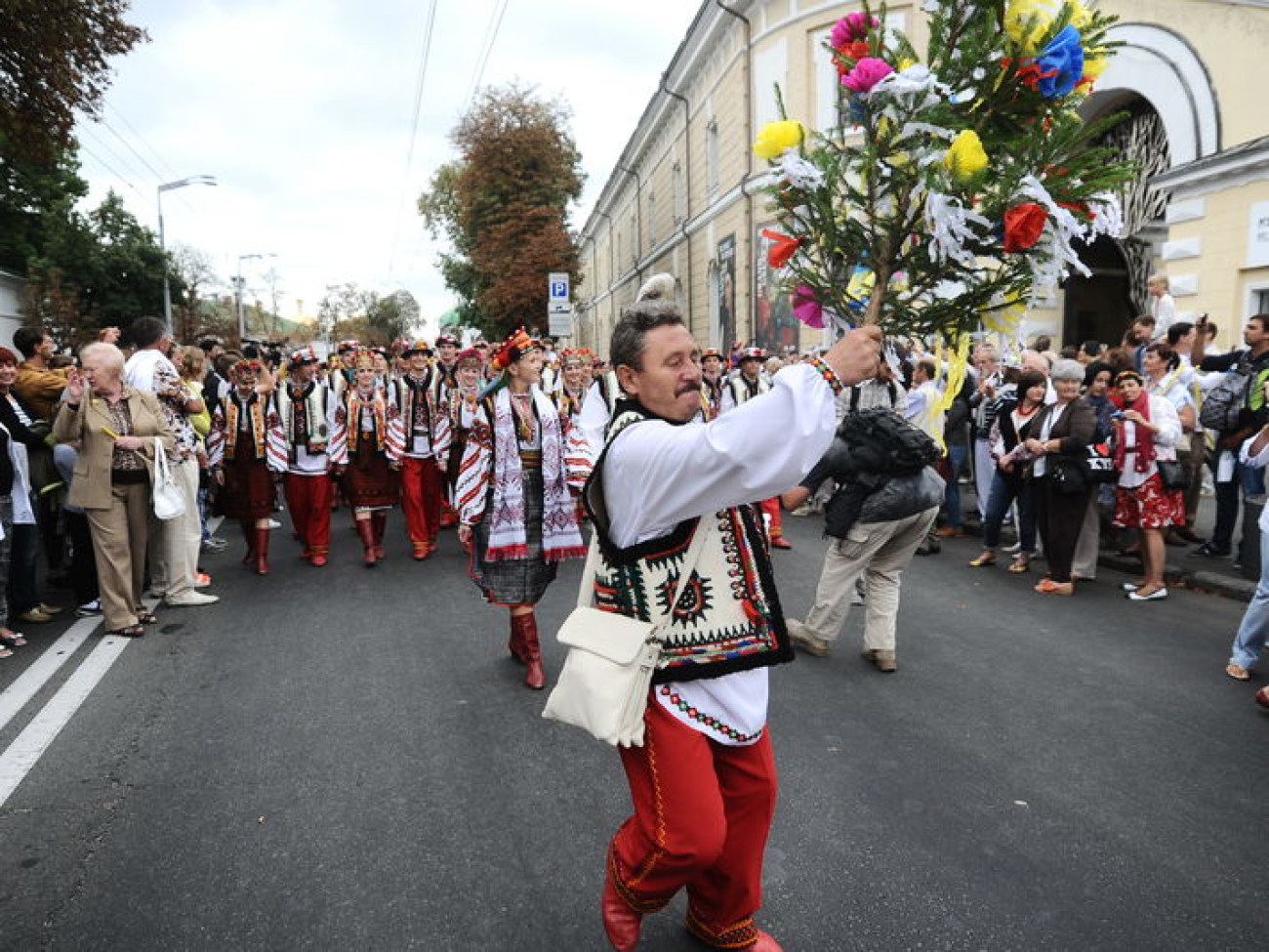 В Киеве состоялся парад вышиванок