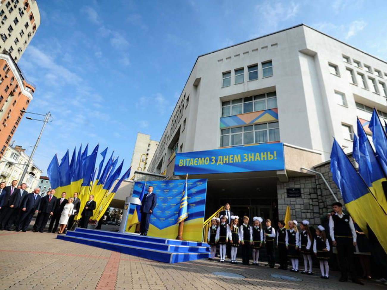 Президент Украины также начал учебный год, 1 сентября 2013г.