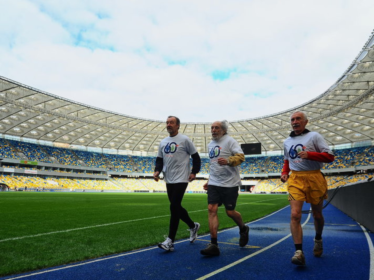 80-летние спортсмены-любители устроили в Киеве забег, 30 сентября 2013г.