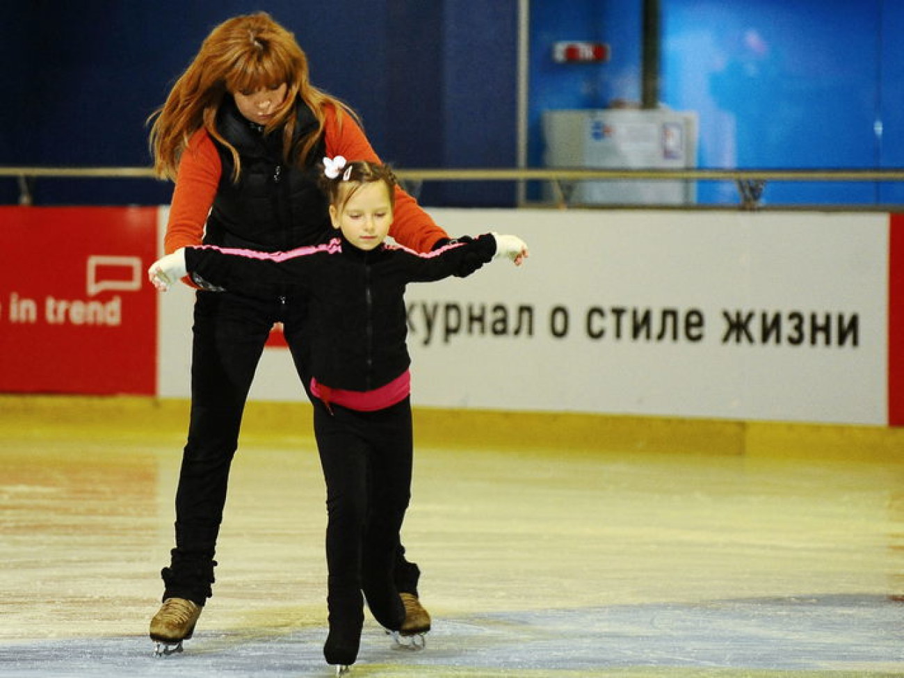 Игорь Бобрин и Наталья Бестемьянова учили киевских детей кататься на льду