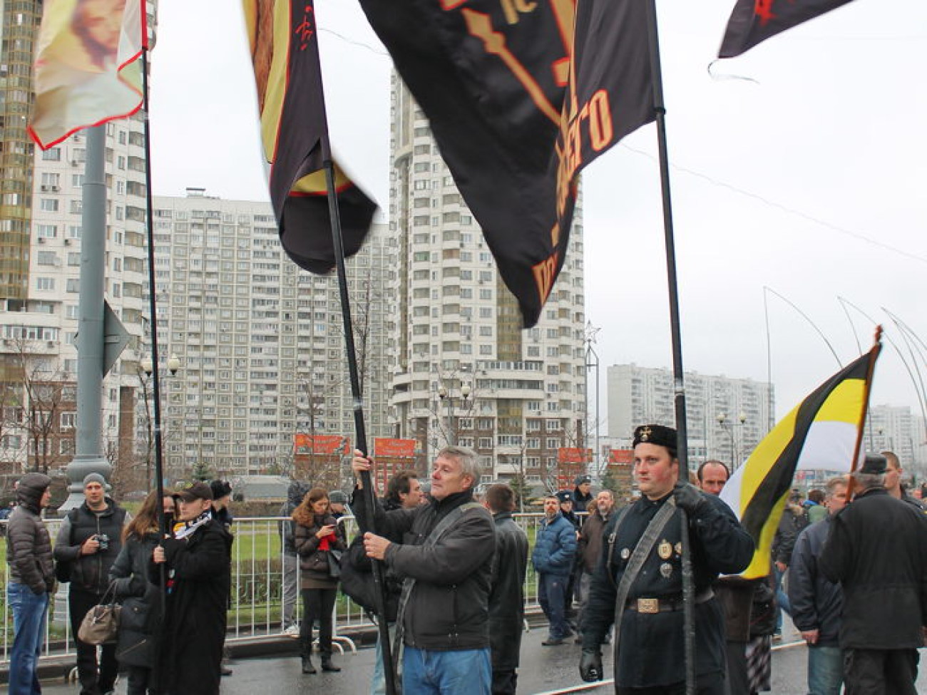В Москве прошел «Русский марш» против азиатов и кавказцев, 4 ноября 2013г.