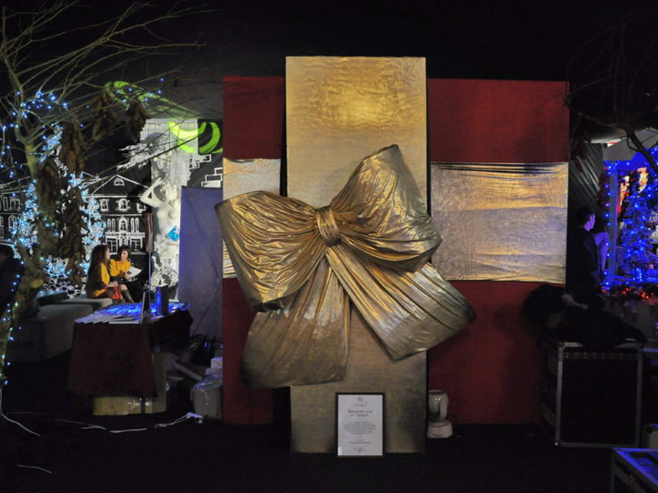 Скоро Новый год: в Киеве открылась шоу-выставка новогодних идей и декора