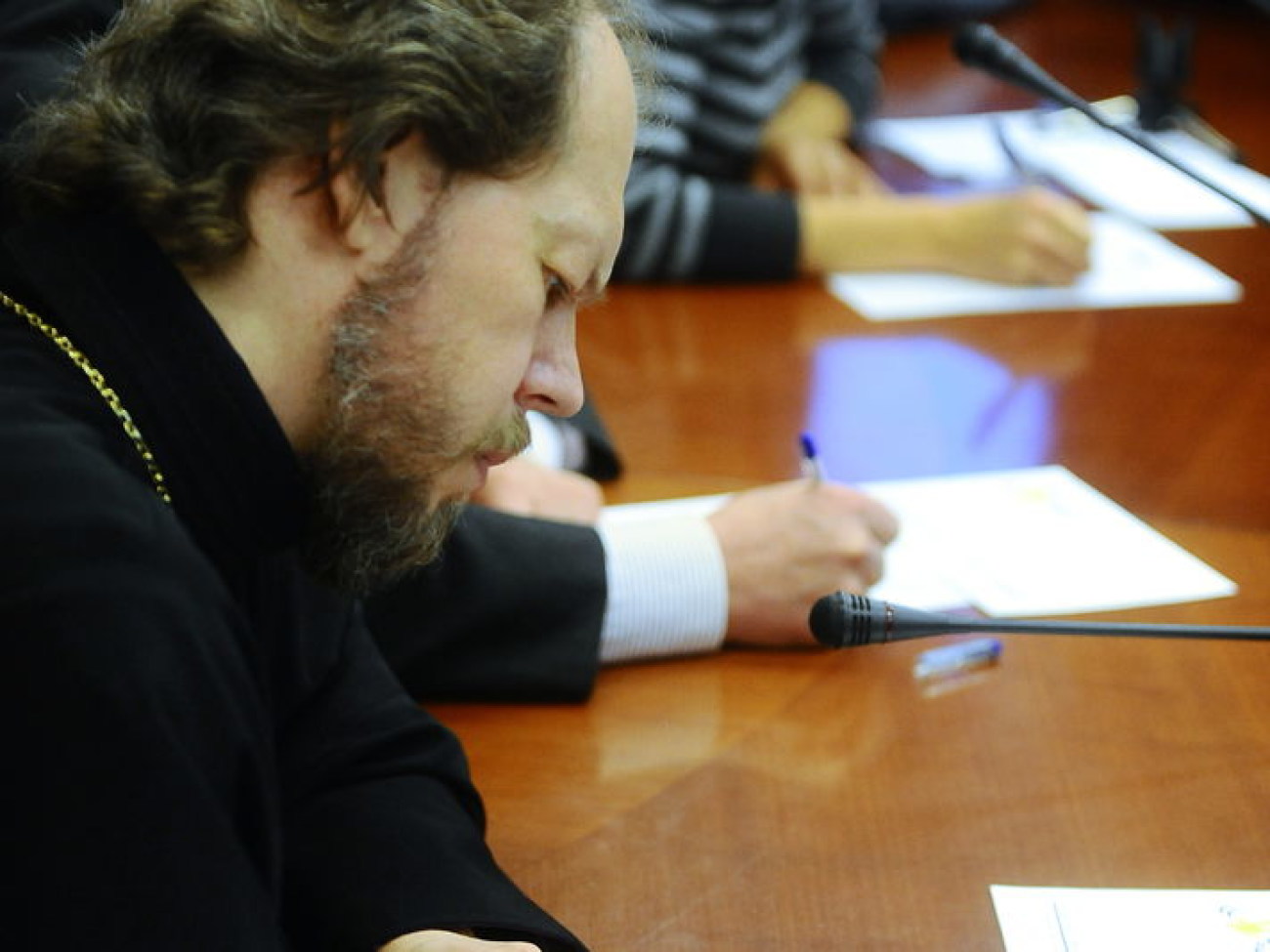 Представители украинской литературы и эстрады писали диктант, 11 ноября 2013г.