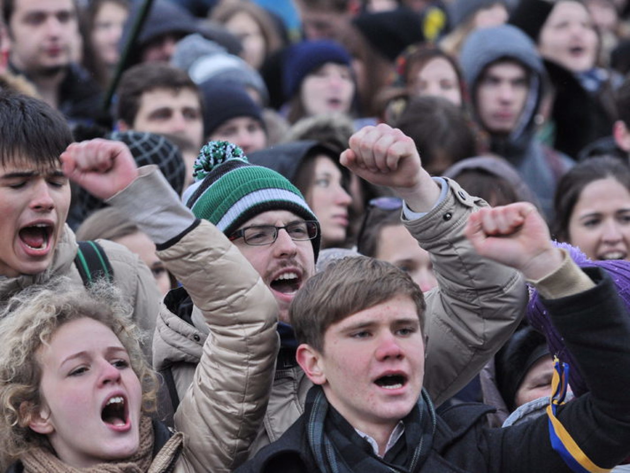 Киевские студенты пошли на евромайдан, 26 ноября 2013г.