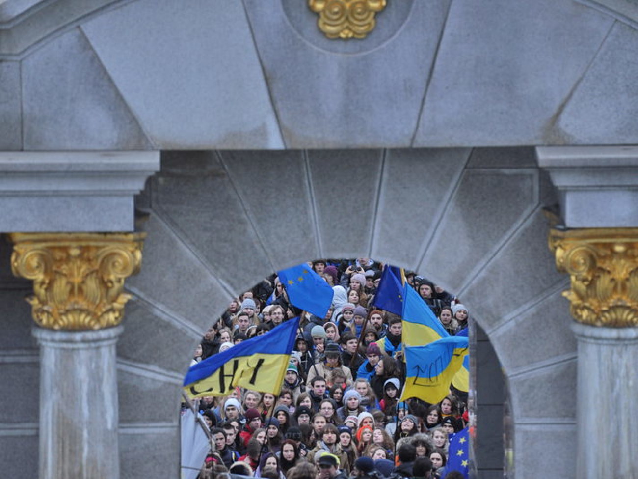 Киевские студенты пошли на евромайдан, 26 ноября 2013г.