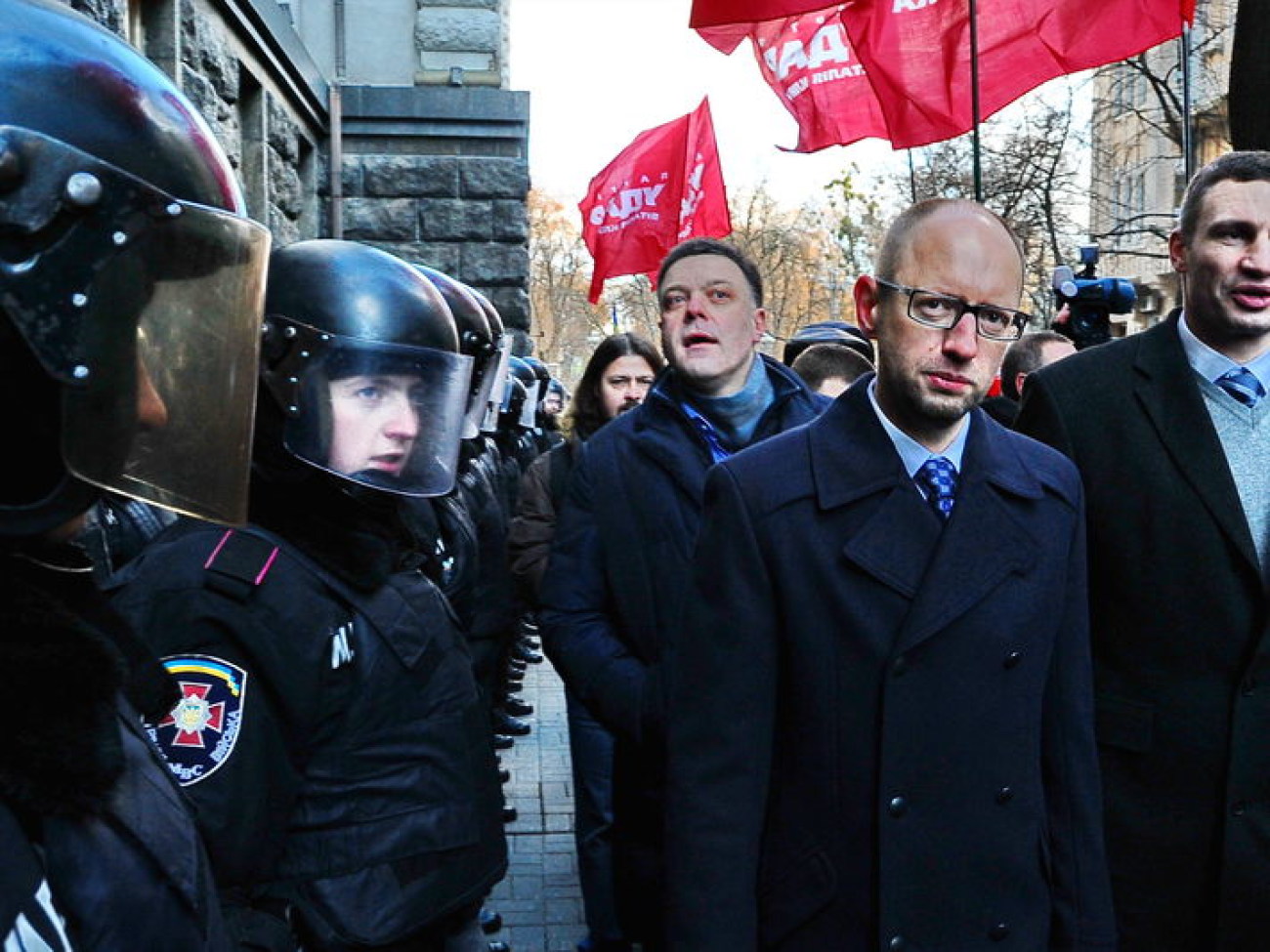 Лидеров оппозиции не пустили в Кабмин, 27 ноября 2013г.