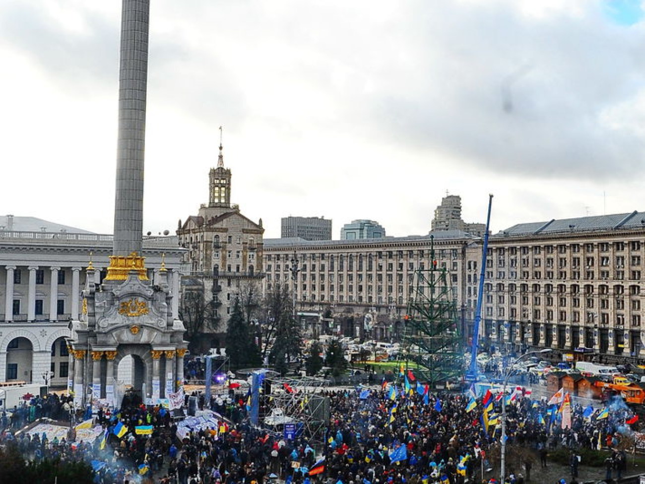 В Киеве два Майдана: сторонников и противников ЕС, 29 ноября 2013г.