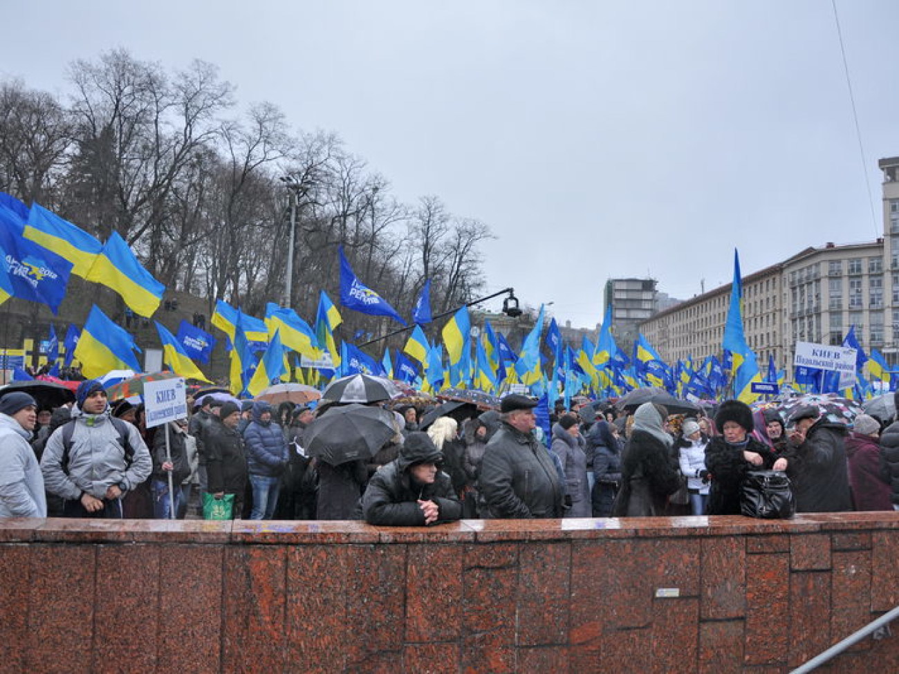 В Киеве два Майдана: сторонников и противников ЕС, 29 ноября 2013г.