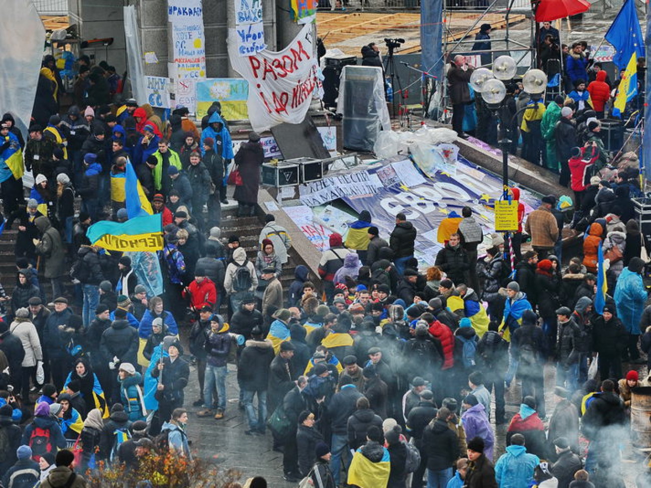 В Киеве два Майдана: сторонников и противников ЕС, 29 ноября 2013г.