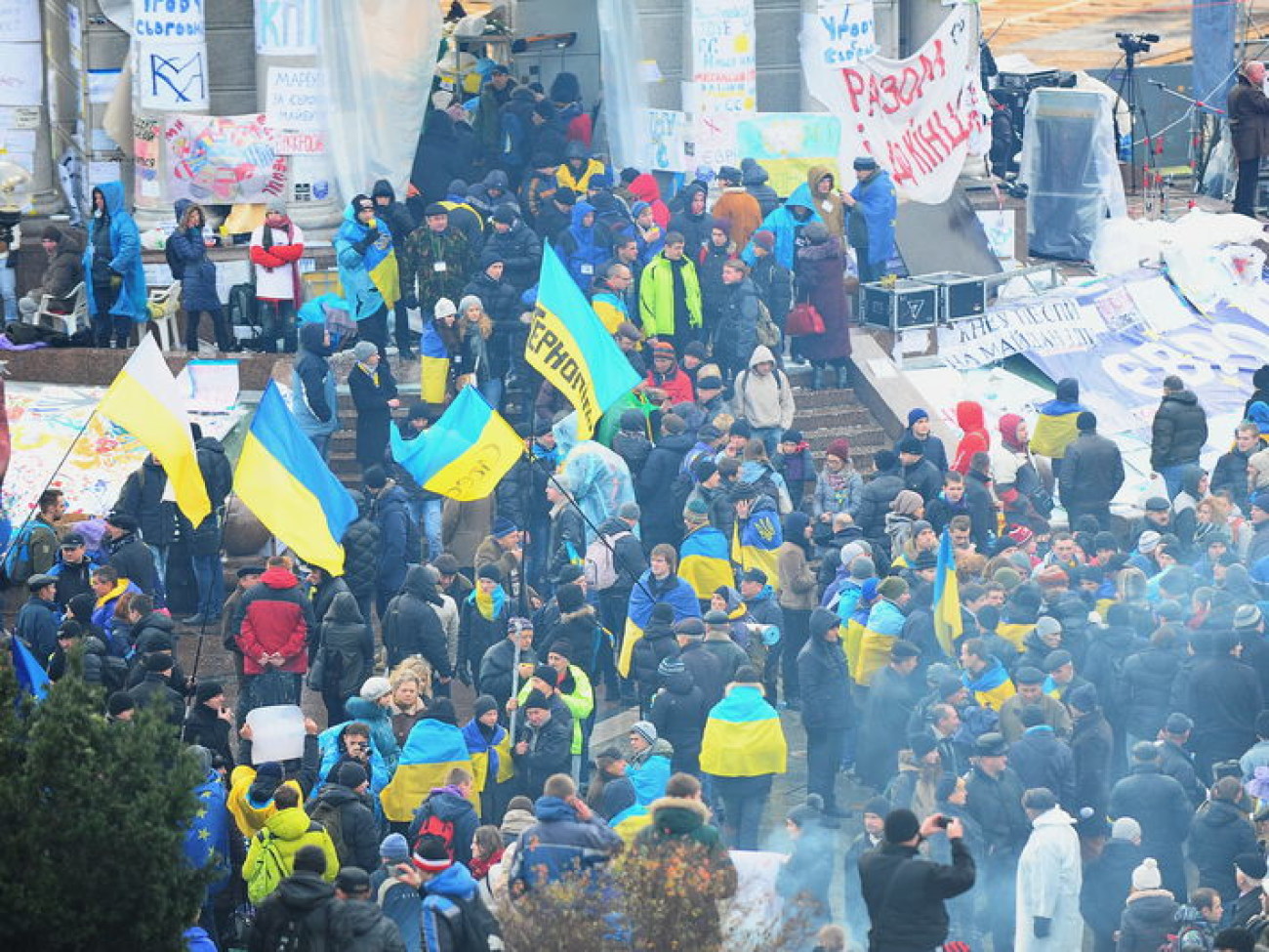 В Киеве два Майдана: сторонников и противников ЕС, 29 ноября 2013г.