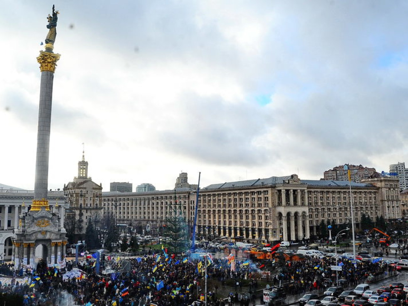 В Киеве два Майдана: сторонников и противников ЕС, 29 ноября 2013г.