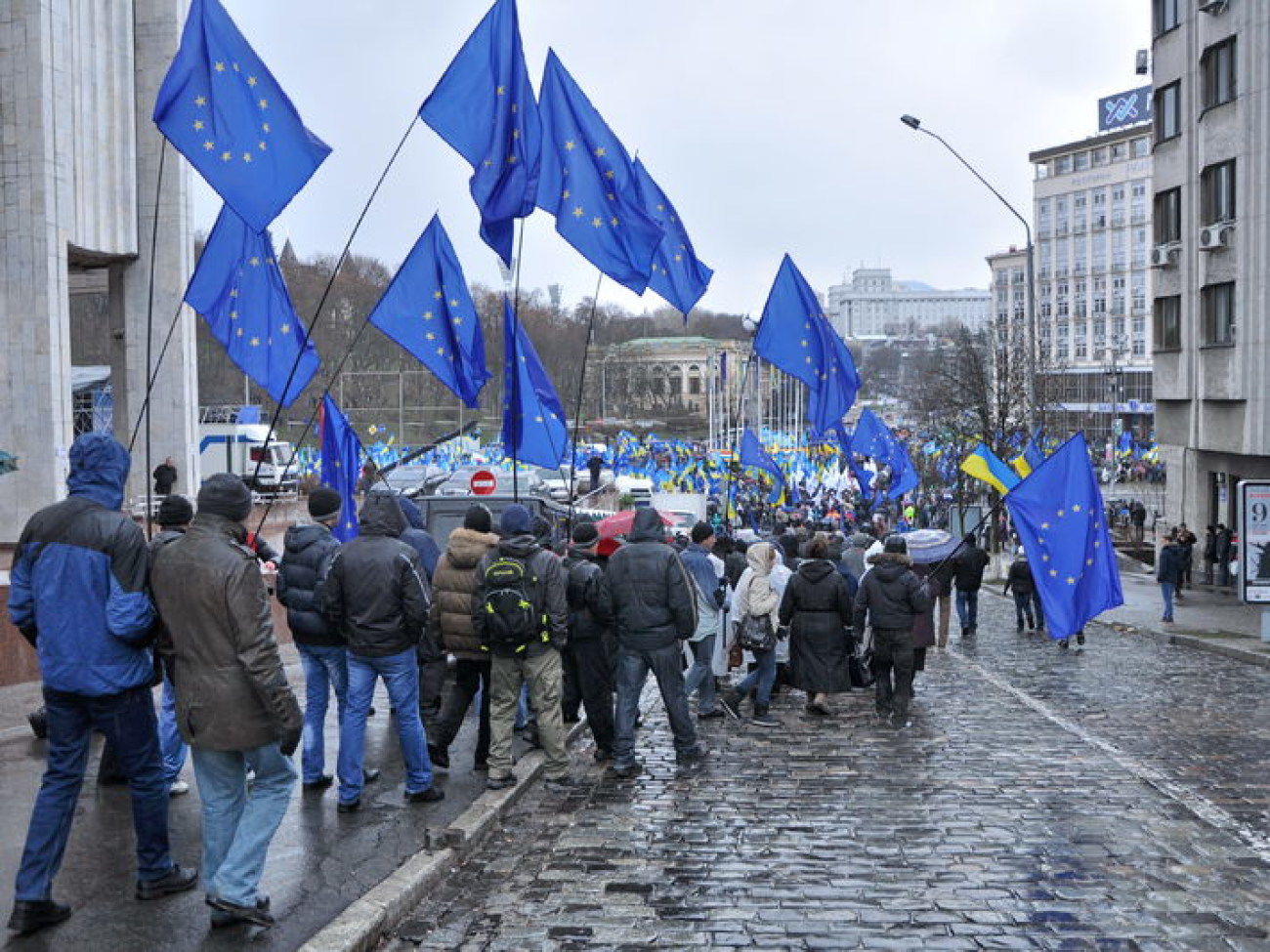 В Киеве два Майдана: сторонников и противников ЕС, 29 ноября 2013г.