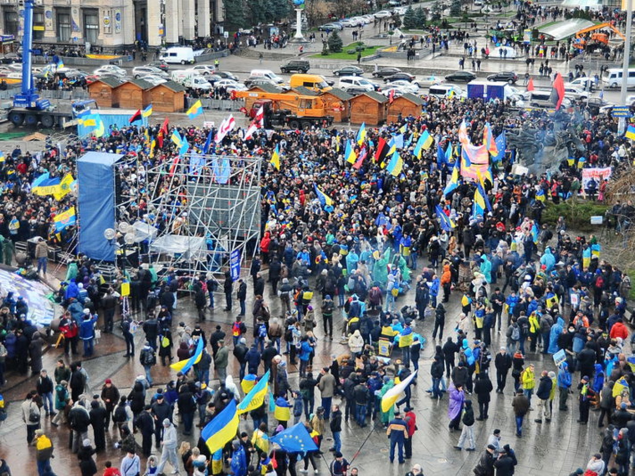 В Киеве два Майдана: сторонников и противников ЕС, 29 ноября 2013г.