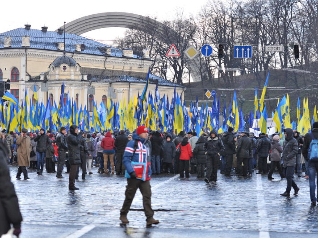 В Киеве два Майдана: сторонников и противников ЕС, 29 ноября 2013г.