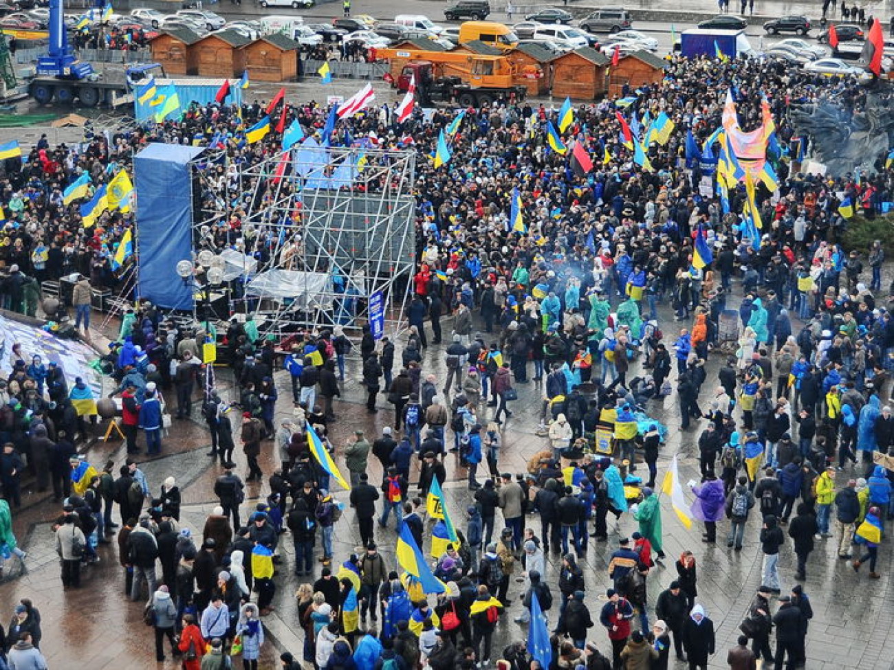 В Киеве два Майдана: сторонников и противников ЕС, 29 ноября 2013г.