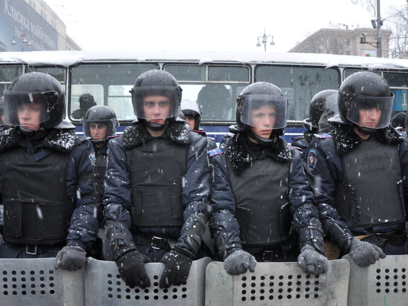 На Майдан ввели войска, 9 декабря 2013г.